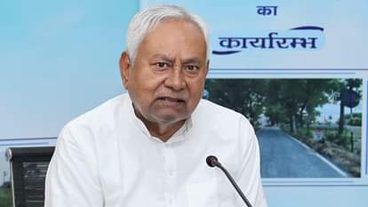 Bihar: ऑपरेशन सिंदूर में घायल बिहार के वीर सपूत सुनील कुमार सिंह हुए शहीद, सीएम नीतीश कुमार ने जताया गहरा शोक Patna: Buxar's son Sunil Kumar Singh injured in Operation Sindoor martyred, Nitish Kumar expressed condolences