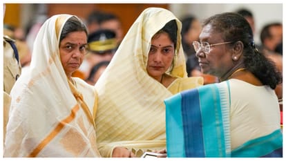 CRPF: गोलियां लगीं फिर भी नक्सलियों से लड़ते रहे, शौर्य चक्र से सम्मानित सीआरपीएफ जवानों की वीरता की कहानी CRPF commandos bravery honoured with Shaurya Chakra for anti-Naxal operations gallantry awards