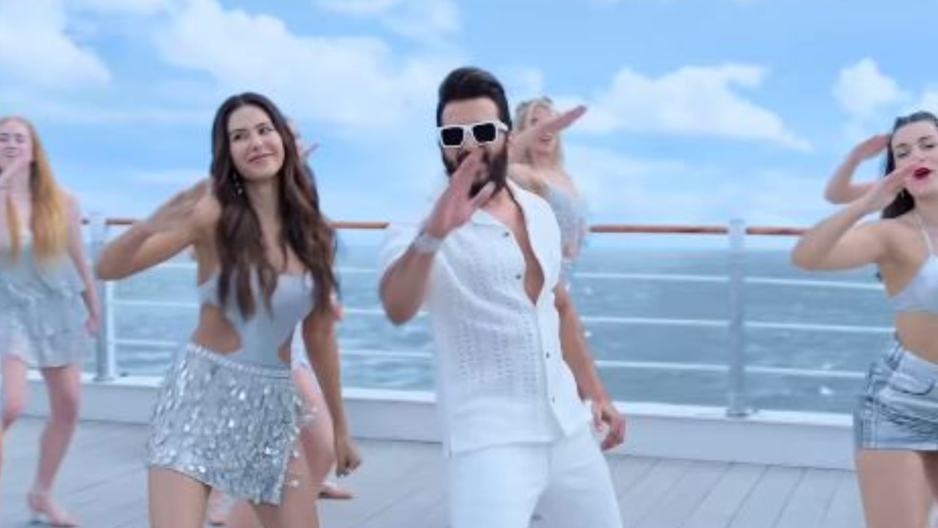 Qayamat Song Teaser: 'हाउसफुल 5' का नया गाना 'कयामत' का टीजर रिलीज, क्रूज पर पार्टी करते दिखे स्टार्स Housefull 5 Qayamat Song Teaser Out Release Akshay kumar jacqueline fernandez nargis fakhri sonam bajwa ritesh