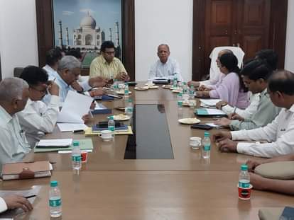 UP: 15 साल पुराने वाहनों पर होगी सख्त कार्रवाई, परिवहन आयुक्त के निर्देश...30 दिन का दिया गया समय Strict action will be taken on 15 year old vehicles instructions from Transport Commissioner