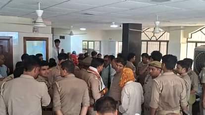 Budaun News: इंजेक्शन लगने के बाद महिला की मौत, परिजनों ने अस्पताल में किया हंगामा, बुलानी पड़ी पीएसी Woman dies after getting injection family members created ruckus in hospital in Budaun
