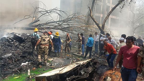 खौफनाक: घायलों और शवों को देखकर दहला दिल, सीट बेल्ट तक चिपकी...इतनी बुरी तरह झुलसे कि पहचान करना भी मुश्किल People were shocked to see the injured and dead bodies in Ahmedabad Plane Crash, see pictures of accident