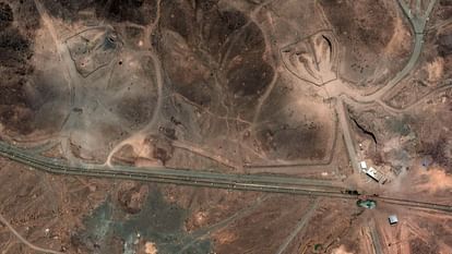 Iran: ईरान के परमाणु ठिकानों को अमेरिकी हमलों से पहुंचा भारी नुकसान, सामने आईं तबाही की तस्वीरें Iran's first admission of damage to nuclear sites in US strikes