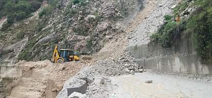 Uttarakhand Weather: सात जिलों में भारी बारिश का रेड अलर्ट, 127 सड़कें बंद, अलकनंदा का जलस्तर बढ़ा Uttarakhand Weather heavy rain Red alert in seven districts Many routes including Badrinath Highway closed