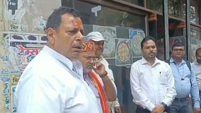Mirzapur News: क्या बोल गए नगर के विधायक ; 21 दिन में नहीं पूरा हुआ काम तो अधिकारियों को गड्ढे में डाल देंगे What did the city MLA say If the work is not completed in 21 days