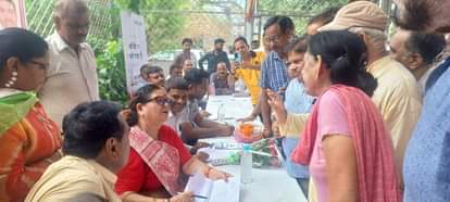 Kanpur: अमर उजाला जनता ही जनार्दन अभियान, शिविर में महापौर ने सुनीं समस्याएं, तत्काल हुई सफाई…जलीं लाइटें Kanpur Amar Ujala Janta Hi Janardan Abhiyan Mayor heard the problems in the camp cleaning was done immediately