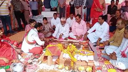 Mirzapur News: जलशक्ति मंत्री स्वतंत्रदेव सिंह ने विंध्य धाम तीर्थ के विकास को लेकर किया भूमि पूजन Water power minister Swatantradev Singh performed Bhoomi Pujan for the development of Vindhya Dham Tirtha