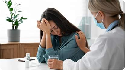 Lancet Study: ना ठीक से खाते हैं ना सोते हैं और लाइफ स्टाइल भी है खराब तो आप पर मंडरा रहा मौत का खतरा non-communicable diseases cause two-thirds of all deaths the lancet study says