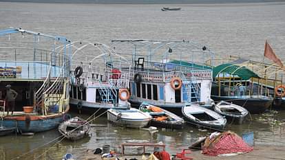 Varanasi News: काशी में गंगा के बढ़ते जलस्तर को लेकर जल पुलिस अलर्ट, लोगों से कर रही खास अपील Water police alert regarding rising water level of Ganga in Kashi