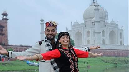 Himachal News: ताजमहल के आंगन में डाली पहाड़ी नाटी, दिलीप सिरमौरी ने की 'पहाड़न' एलबम की शूटिंग Himachal Pahari Naati was performed in the courtyard of Taj Mahal Dilip Sirmauri shot the album Pahadan