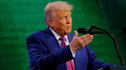 US-Ukraine Ties: 'अमेरिका यूक्रेन को और हथियार भेजेगा', डिलीवरी पर रोक लगाने के कुछ दिन बाद बोले डोनाल्ड ट्रंप Donald Trump says US send more weapons to Ukraine days after blocking deliveries