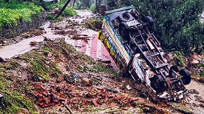 HP Cloud Burst: बादल फटने के बाद 56 लोग अभी लापता, मरने वालों की संख्या 19 पहुंची, 370 को सुरक्षित बचाया Himachal cloudburst update: NDRF, SDRF search operation continues for missing people, know weather forecast