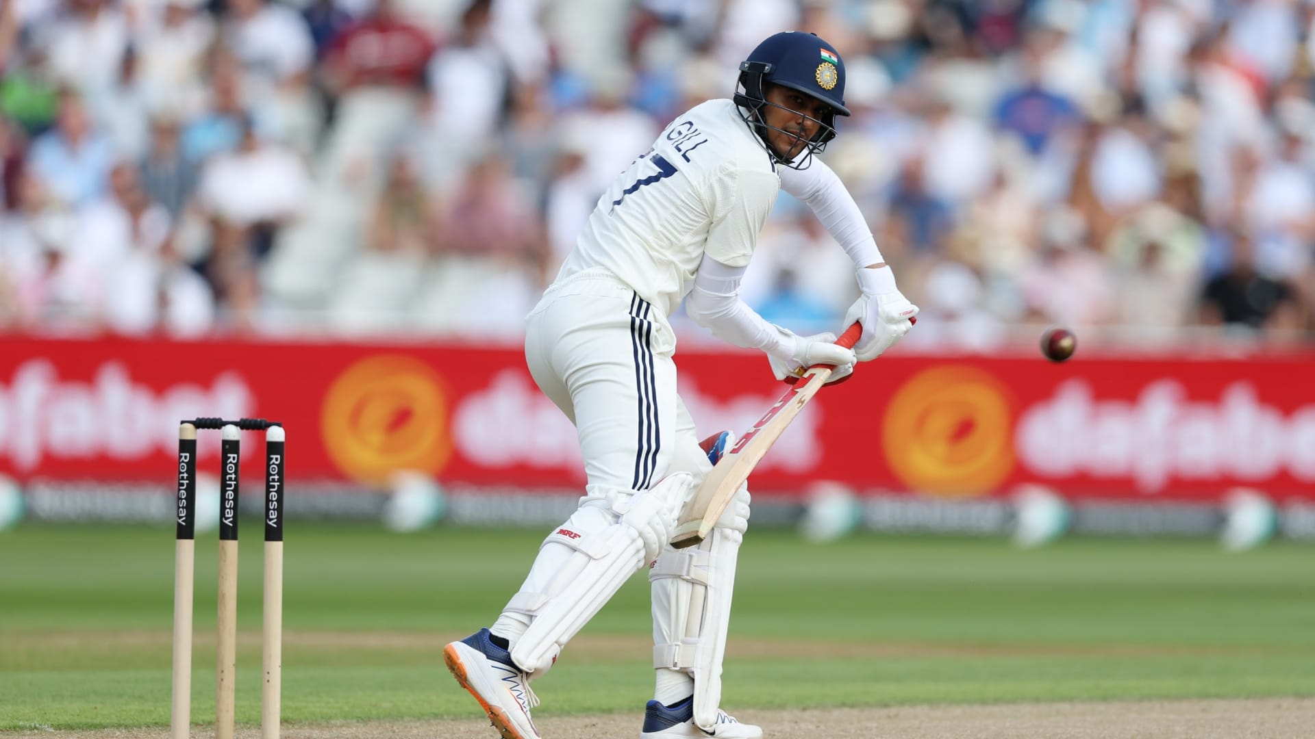 IND vs ENG: कप्तान गिल ने ड्यूक बॉल की आलोचना की, कहा- गेंदबाजों के लिए पिचों में कुछ होना चाहिए IND vs ENG: Captain Shubman Gill criticizes Duke ball, said- there should be something in pitches for bowlers