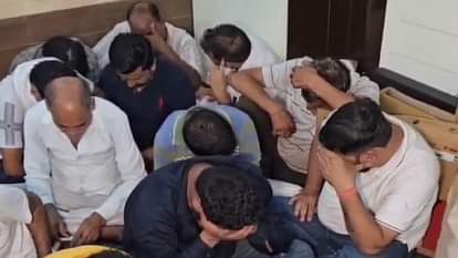 Haryana: करनाल में सीएम फ्लाइंग की बड़ी कार्रवाई; घरौंडा में 55 सट्टेबाज पकड़े, 12 लाख रुपये नकद बरामद CM Flying raid in Karnal; 53 bookies arrested from a house in Gharaunda, 12 lakh cash recovered