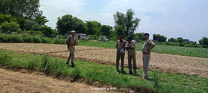 Etawah Murder: जमीन के विवाद में डंडा मारकर बुजुर्ग की हत्या, आरोपी फरार…एक के खिलाफ रिपोर्ट दर्ज Etawah Murder Elderly killed by hitting with a stick in a land dispute accused absconding report filed