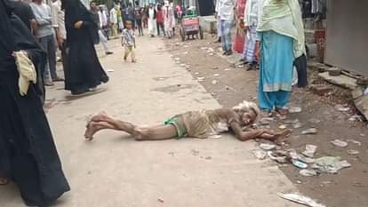 मुहर्रम: बुजुर्ग का हौसला, 62 की उम्र में लेटते हुए पहुंचे कर्बला, भूखे रहकर तय किया ढाई किमी का रास्ता Muharram 2025 story of sacrifice of an old man in procession of Tajia