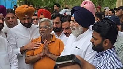 Abohar: कपड़ा व्यापारी संजय वर्मा के अंतिम संस्कार में उमड़े हजारों लोग, सुनील जाखड़-राजा वडिंग भी हुए शामिल funeral of textile merchant Sanjay Verma Abohar Sunil Jakhar Raja warring