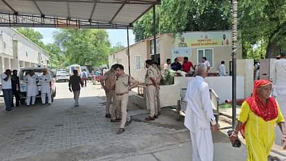 Haryana: हिसार में DJ बंद कराने को लेकर पुलिस-युवकों का टकराव, छत्त से गिरने से एक युवक की मौत; परिजन बोले... Police-youth clash over stopping DJ in Hisar, one youth dies after falling from the roof