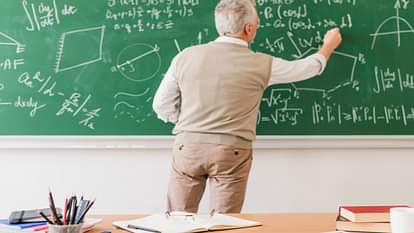 RPSC Assistant Professor: सहायक प्रोफेसर भर्ती के लिए संशोधित नोटिस जारी, 574 पदों पर कल शुरू होगा पंजीकरण RPSC Assistant Professor Recruitment 2025: Revised Notification, 574 Vacancies, Apply from Sept 20