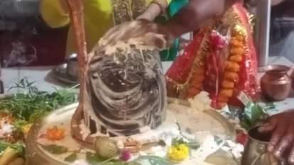 Sawan Somwar: पहला सोमवार; शिवालयों में उमड़ी भीड़, पांच महेश्वर पीठों में से एक महादेव का ये खास मंदिर Sawan somwar 2025 first sawan somwar puja Crowd gathered in the Shiva temples Shivalay Uttarakhand Dehradun