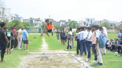 जिला स्तरीय खेल महोत्सव: स्टेडियम की टीम बनी हॉकी की विजेता, खिलाड़ियों ने किया प्रतिभा का प्रदर्शन Aligarh District Level Sports Festival