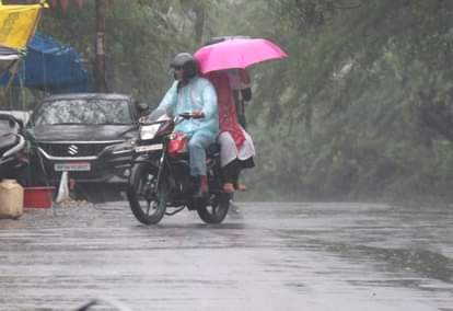 Mp weather: मध्य प्रदेश में भारी बारिश का दौर जारी, राजघाट डैम के 12 गेट खोले, सीधी में 4.8 इंच बारिश दर्ज MP weather today: Heavy rain continues in Madhya Pradesh, 12 gates of Rajghat Dam opened, 4.8 inches of rain r