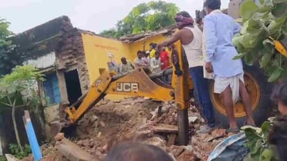 Rajasthan School Collapse: झालावाड़ में प्रार्थना सभा के दौरान स्कूल की छत गिरी, सात बच्चों की मौत Rajasthan School Building Collapse in Jhalawar Many children feared buried Latest updates in Hindi