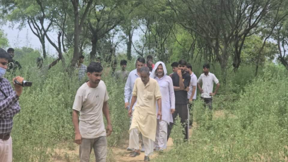 UP: हिमाचल से पकड़ा, गांव तक पीटा; प्रेमी संग गई सानिया की फिर गला दबाकर हत्या, शव दफनाकर बोले-टीबी से हुई मौत Sania Murdered by Family Over Love Affair in Baghpat, Body Buried Secretly; Lover Sagar's Testimony Reveals Tr