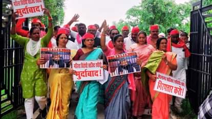 UP Politics: डिंपल यादव पर अशोभनीय टिप्पणी, भड़कीं सपा महिला सभा की सदस्य; बोलीं- मौलाना पर दर्ज हो केस UP Politics Indecent comment on Dimple Yadav Samajwadi Party demand case against maulana sajid rashidi