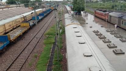 Roorkee: यात्रियों के लिए अच्छी खबर...बरहनी से अमृतसर के बीच चलेगी फेस्टिवल स्पेशल ट्रेन, जानें पूरा शेड्यूल Festival special train will run between Barhani and Amritsar Haridwar News