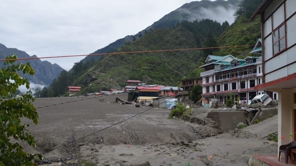 धराली आपदा : खराब मौसम फिर बना बचाव में बाधा, अब तक 1273 लोगों का रेस्क्यू; इस बार झील ने बढ़ाई चिंता Dharali disaster Bad weather again became a hindrance in rescue 1273 people rescued so far