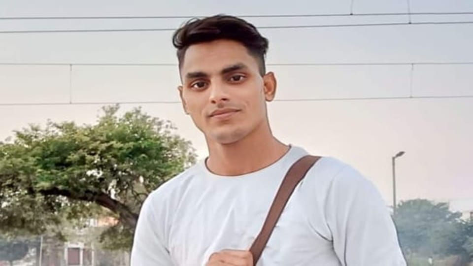 UP: प्लास से खींचे दांत... शरीर पर जख्म ही जख्म, अवैध संबंध में घर बुलाकर दंपती ने की युवक की क्रूरता से हत्या man murder after being called home for illicit relation killer even pulled out his teeth with plier in sambhal