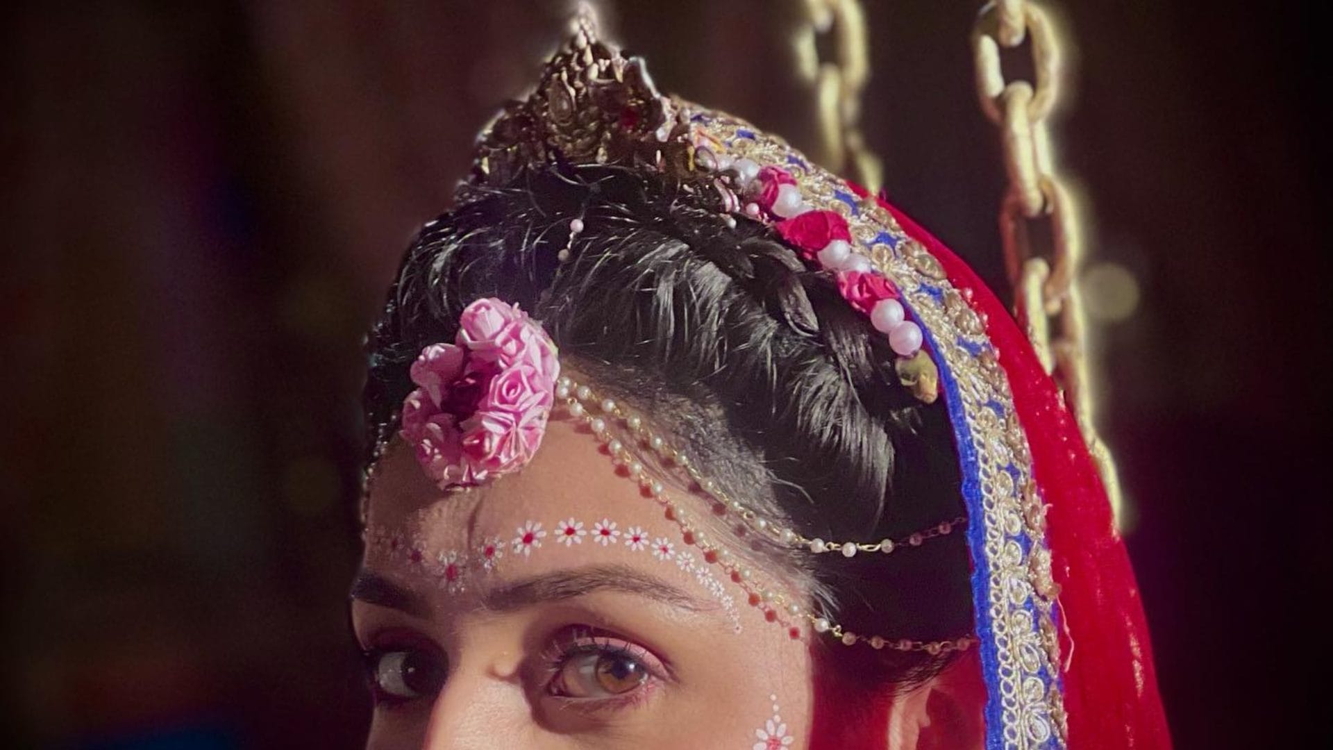 Tips to Dress Like Radha Rani: जन्माष्टमी पर राधा रानी की तरह होना है तैयार तो इन बातों का रखें ध्यान Krishna Janmashtami 2025 Tips to Dress Like Radha Rani Traditional Outfit Fashion Tips