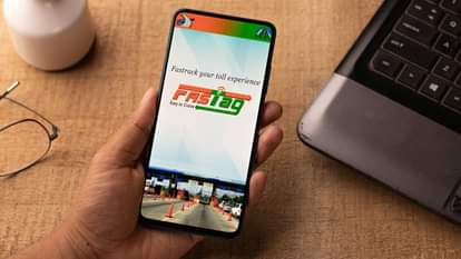 FASTag: फास्टैग केवाईसी के बाद अब आया केवाईवी, वाहन मालिकों की बढ़ी परेशानी, इंटरनेट पर फूटा लोगों का गुस्सा After KYC, KYV Is Here: Vehicle Owners Struggle With New FASTag Verification Rule