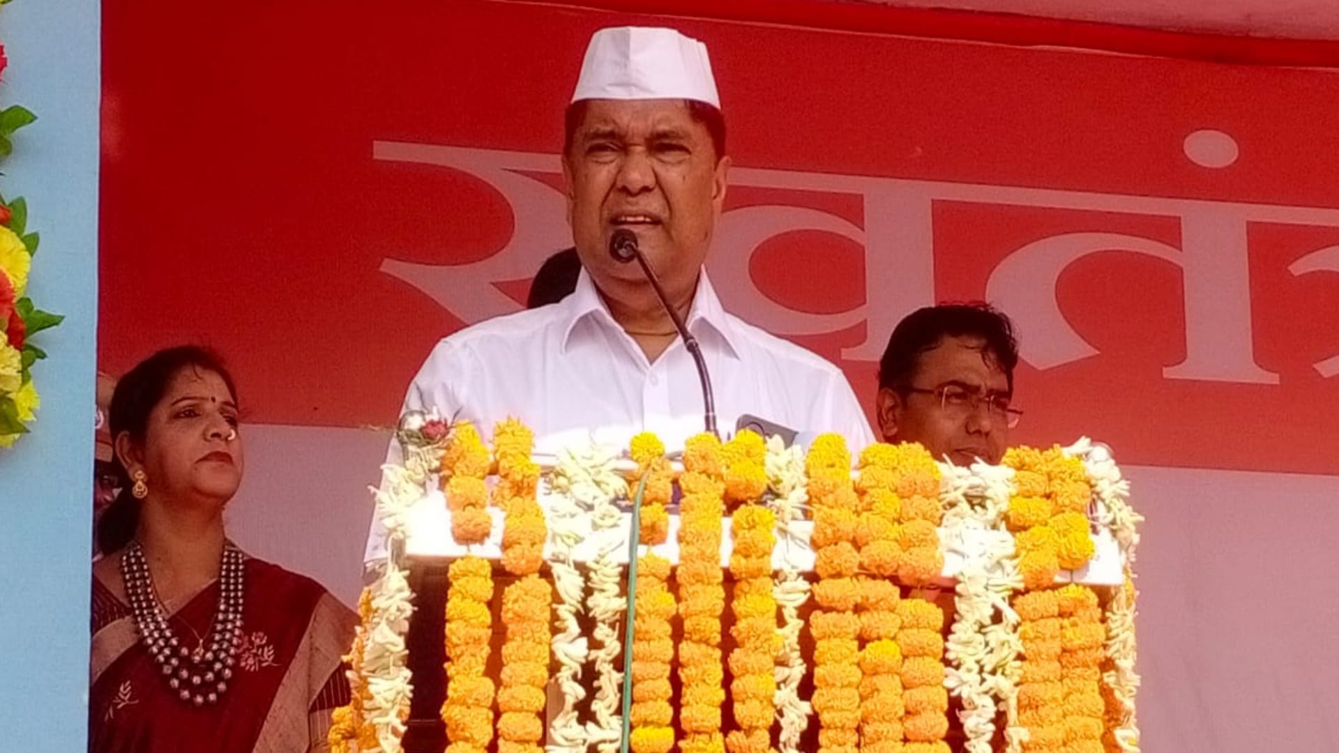 Bihar News: स्वतंत्रता दिवस समारोहों की धूम, जिलों के प्रभारी मंत्रियों ने झंडा फहराकर परेड की सलामी ली Bihar News: District In-Charge Ministers Lead Independence Day Events, Hoist National Flag and Salute Parade