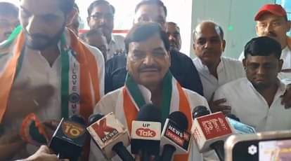 UP: शिवपाल ने योगी आदित्यनाथ पर कसा तंज, सदन में रटा-रटाया भाषण बोलते हैं मुख्यमंत्री, सदन को लेकर कही ये बात Etawah Shivpal took a dig at Yogi Adityanath the Chief Minister speaks memorized speeches in the House