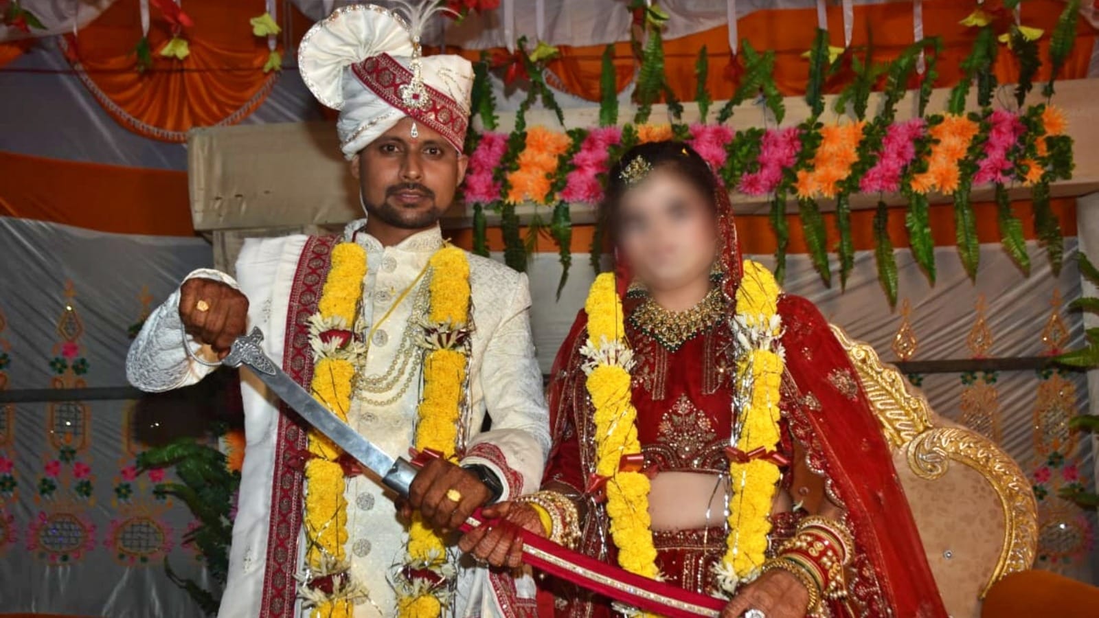 45 दिन चली शादी: फिर युवक ने दी जान, पत्नी के किसी और से संबंध, वह बोली- पति में कमजोरी थी; जानें कब-क्या हुआ? Shahdol Suicide Case Man Dies by Suicide 45 Days After Marriage Family Alleges Wife Affair