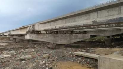 Uttarakhand: सरयू नदी में करोड़ों रुपये की लागत से बनना था पुल, शिलान्यास तो हुआ मगर नहीं होगा उद्घाटन Bridge was to be built over Saryu river foundation stone was laid but it will not be inaugurated Uttarakhand