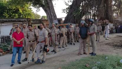 UP Bulldozer Action: भाजपा नेता से पंगा पड़ा भारी, गरजा बुलडोजर...धड़ाधड़ गिरे भवन; 2022 में दी गई थी नोटिस Bulldozer Action in Azamgarh buildings collapsed with loud noise accused had demolished house of BJP leader