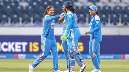 Team India: भारतीय क्रिकेट टीम की जर्सी का नया प्रायोजक होगा 'अपोलो टायर्स', BCCI के साथ मार्च 2028 तक का करार Apollo Tyres Replaces Dream11 As Official Sponsor Of Indian Cricket Team Asia Cup