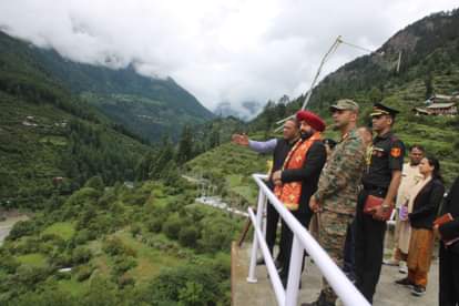 Uttarkashi: राज्यपाल ने किया आपदाग्रस्त धराली और मुखबा का दौरा, प्रभावित परिवारों से भी मिले Uttarkashi: Governor visited disaster-hit Dharali and Mukhaba, also met the affected families