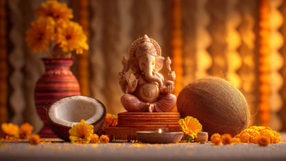 UP: गणेश चतुर्थी पर 500 साल बाद बन रहा दुर्लभ संयोग, भक्तों की हर मुराद करेंगे बप्पा; स्थापना का शुभ मुहूर्त Ganesh Chaturthi 2025 Muhurt puja vidhi sthapana shubh muhurat timing