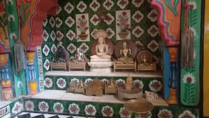 Lalitpur: गांव के ही दो युवकों ने की थी जैन मंदिर में चोरी, बारह घंटे में पुलिस ने गिरफ्तार कर किया खुलासा Lalitpur: Two youths from the village had committed theft in Jain temple