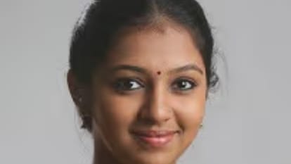 Lakshmi Menon: साउथ की इस अभिनेत्री पर लगा अपहरण-मारपीट करने का आरोप, FIR दर्ज होने के बाद हुईं फरार lakshmi menon kidnapping case kochi techie assault police arrest news