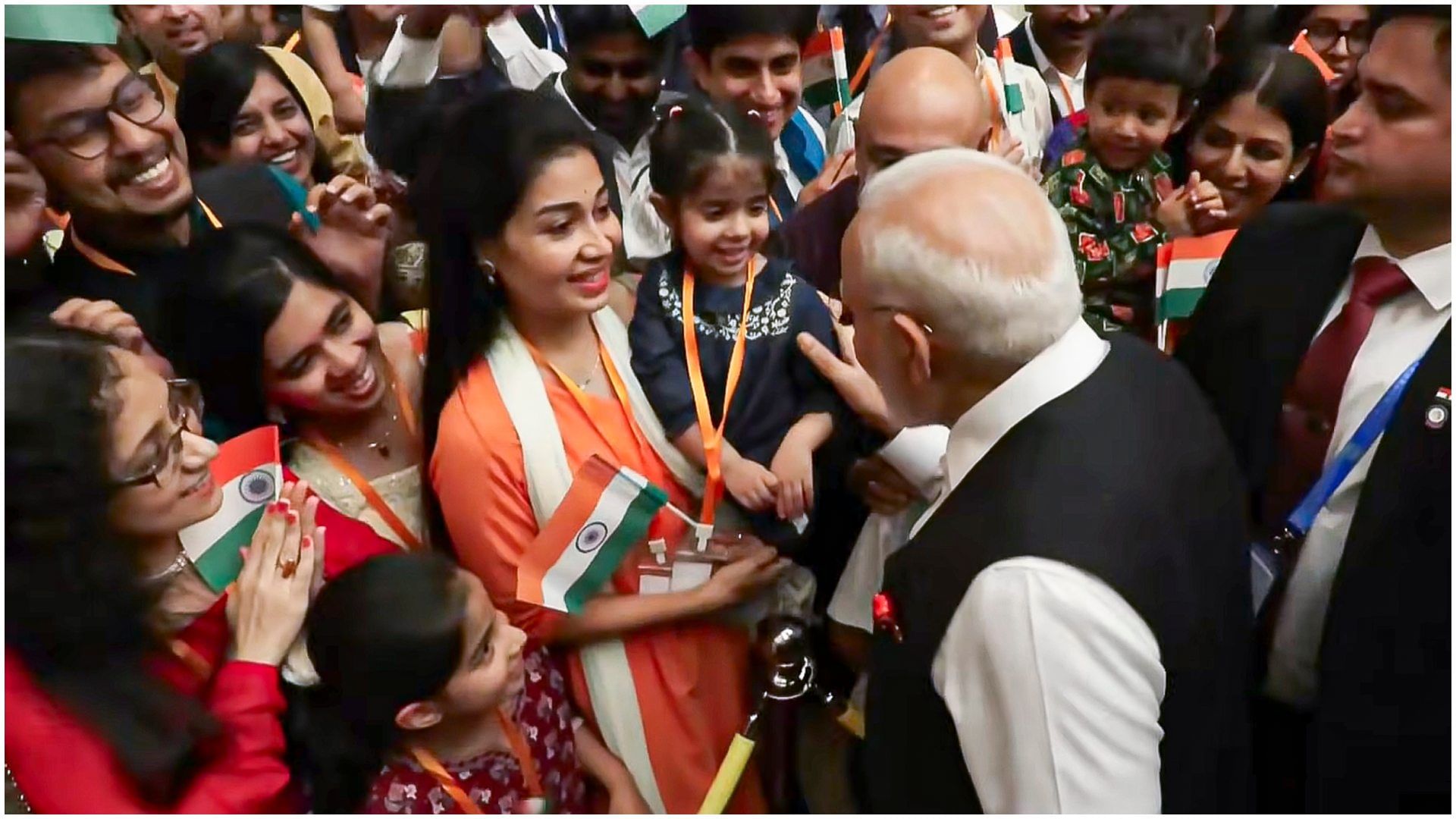 PM Modi In China: सात साल बाद चीन पहुंचे पीएम मोदी, राष्ट्रपति जिनपिंग से होगी बातचीत; दुनियाभर की रहेगी नजर PM Modi lands in China after gap of 7 years; all eyes on his talks with President Xi on Sunday