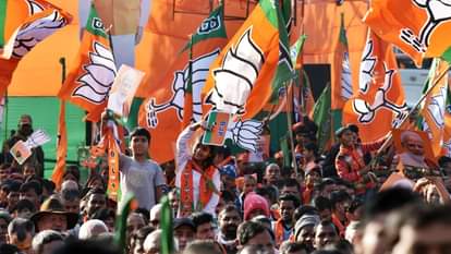 BJP Politics: कांग्रेस के AI वीडियो पर बवाल, महाराष्ट्र में भाजपा का प्रदर्शन; बताया देश की हर मां का अपमान Maharashtra BJP protests condemning Congress AI video of PM Modi mother News In Hindi
