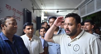 Bihar Election: पीएम मोदी के आने से पहले अचानक पूर्णिया के GMCH पहुंचे तेजस्वी, प्रधानमंत्री से पूछा यह सवाल Bihar Election: Tejashwi Yadav reached PMCH in Purnia, targeted PM Modi, CM Nitish Kumar