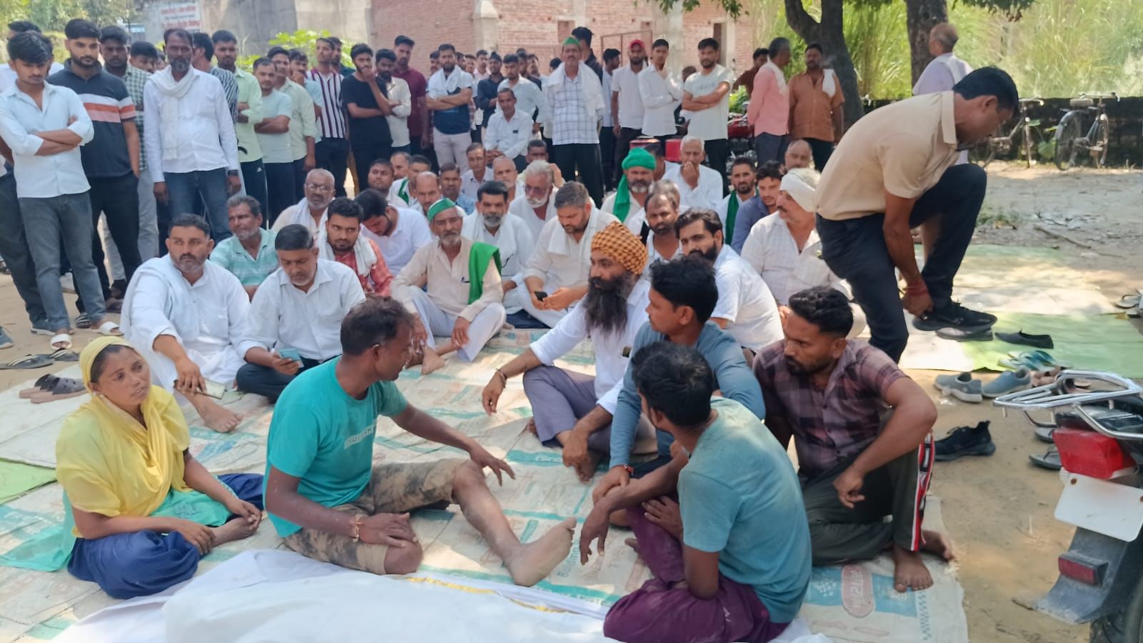Bijnor: A woman who was cutting grass in the field was killed by a leopard, husband and children kept crying