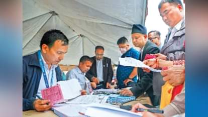 नेपाल में असंतोष का प्रतीक गीत: कुशासन के खिलाफ 'गाउँ-गाउँ बाट उठ' से बुलंद हुई आवाज; अब अंतिम विदाई की पीड़ा Nepal Gen Z Protest Aftermath song of discontent against bad governance Gaun-Gaun Bata Utha now people in pain