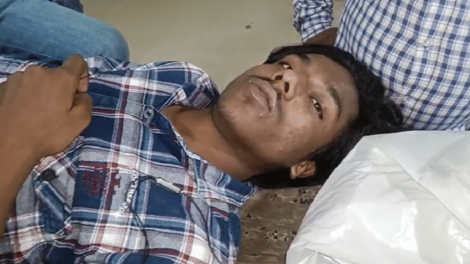 Bike riders shot a youth in Aligarh